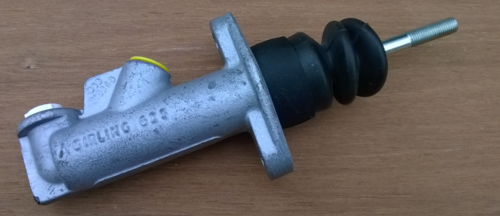 Clutch master cylinder OE Lucas Girling